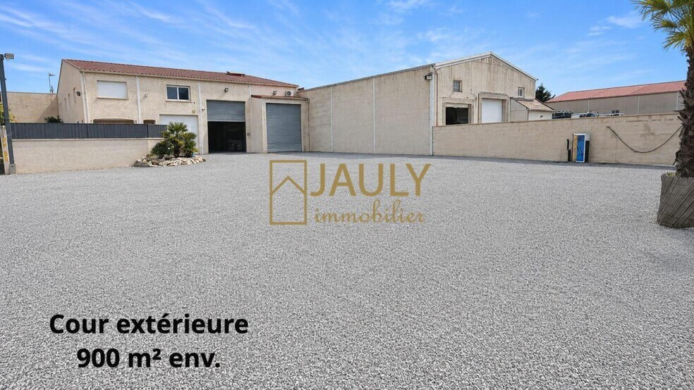 Industrial in Meaux to rent - Building Photo - Image 2 of 16
