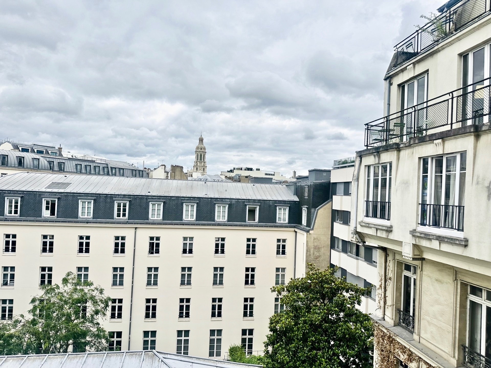 Co-working Space in Paris to rent Interior Photo- Image 1 of 8