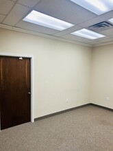 102 N Shiloh Rd, Garland, TX for rent Building Photo- Image 1 of 1