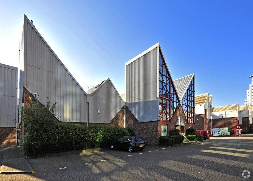 Limeharbour, London for sale - Primary Photo - Image 1 of 1