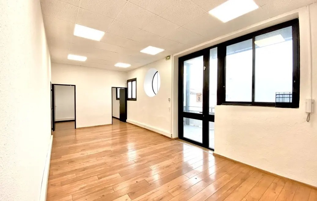 Office in Marseille to rent Interior Photo- Image 1 of 3