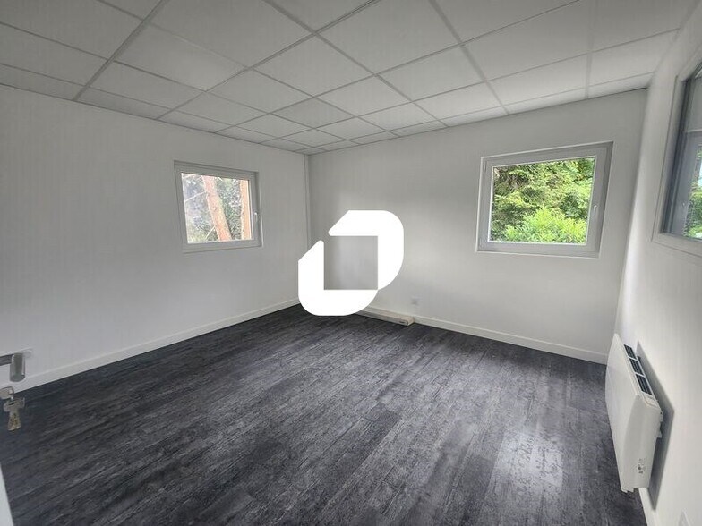 Light Industrial in Plaisir to rent - Interior Photo - Image 2 of 14