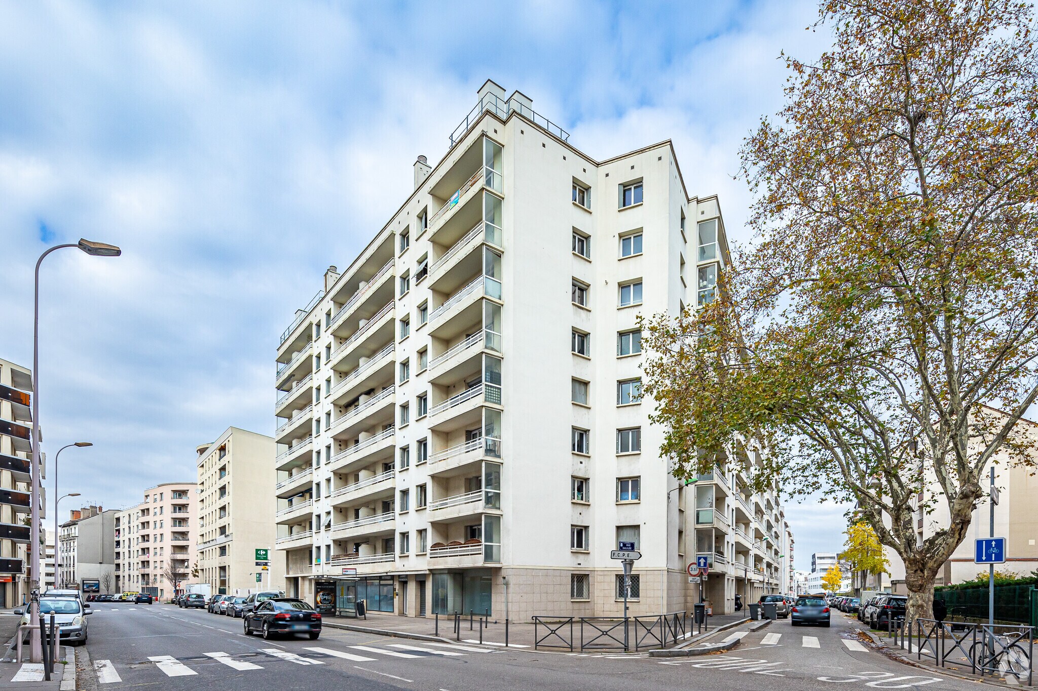 12 Rue Galilée, Villeurbanne for sale Primary Photo- Image 1 of 8