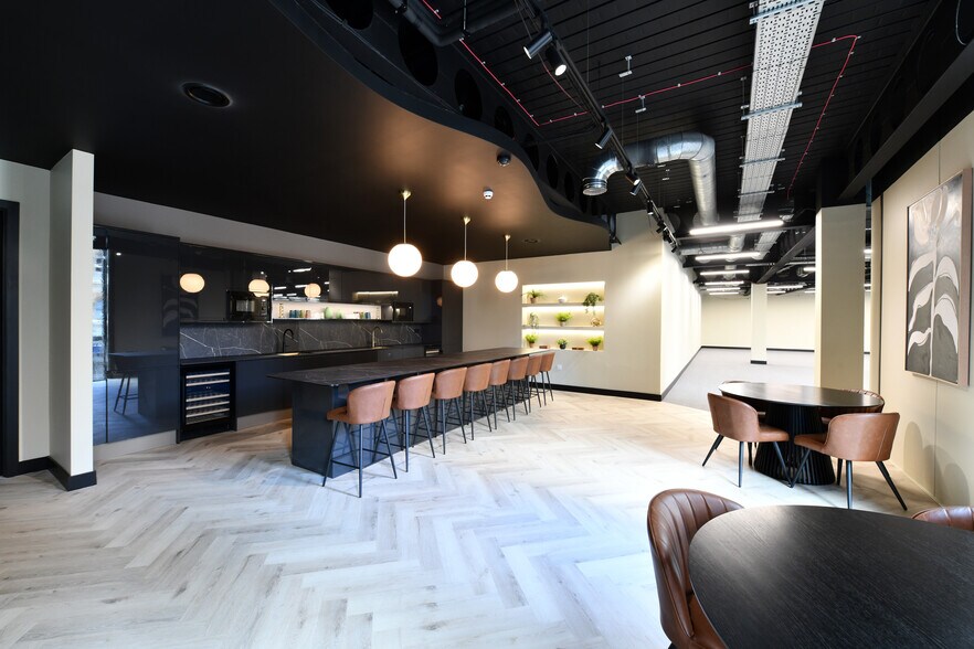 55 Princess St, Manchester to rent - Building Photo - Image 3 of 15