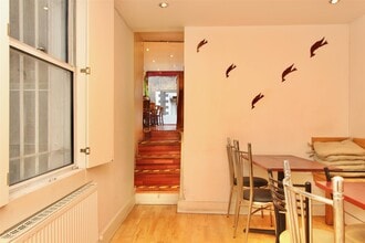 3 Northwold Rd, London to rent Interior Photo- Image 2 of 10