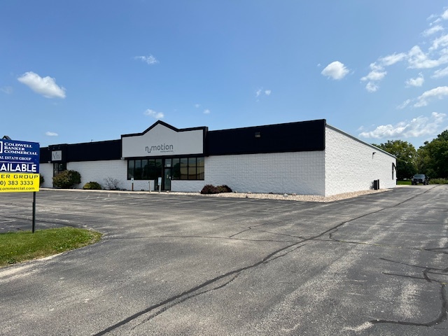 920 N Westhill Blvd, Appleton, WI for rent - Building Photo - Image 2 of 28