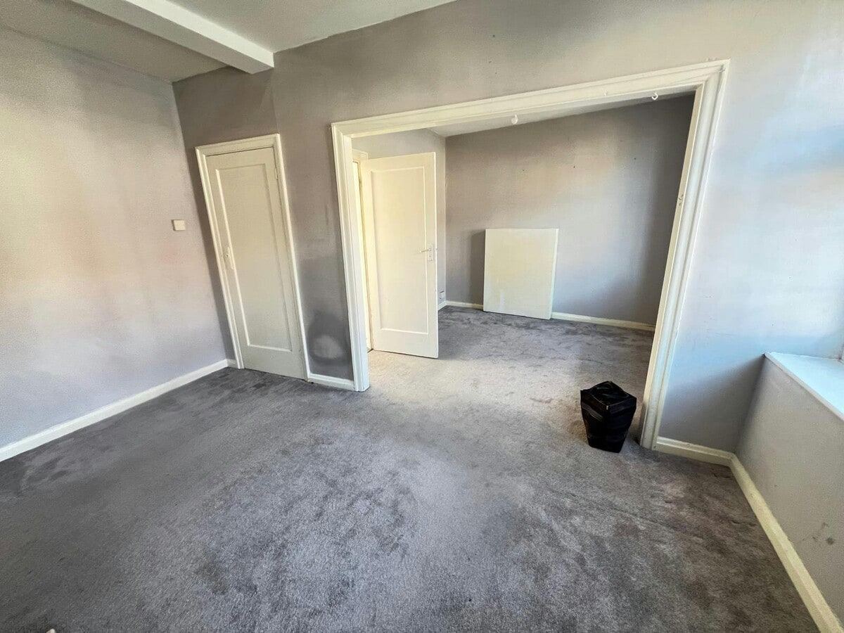 153-159 High St, London, LND N14 6BP - Unit 11-13 + 15 -  - Interior Photo - Image 1 of 12