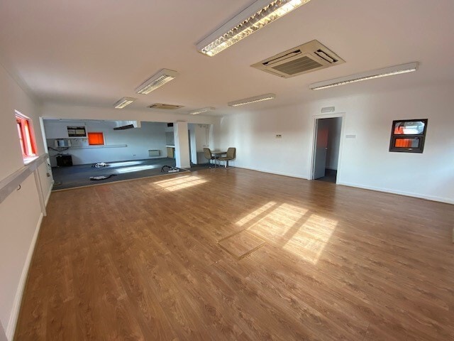 1 Bath Rd, Newbury to rent Interior Photo- Image 1 of 3