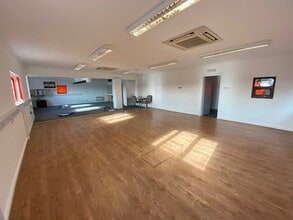 1 Bath Rd, Newbury to rent Interior Photo- Image 1 of 3