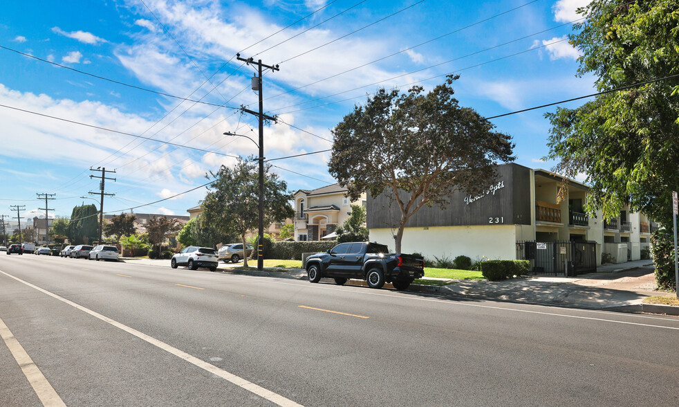 231 N Alhambra Ave, Monterey Park, CA for sale - Building Photo - Image 3 of 25