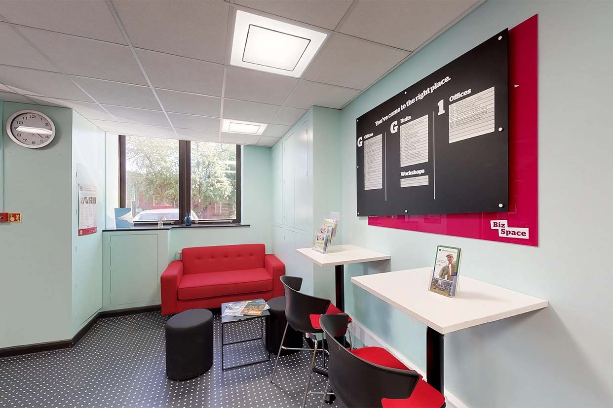 4-6 Wadsworth Rd, Greenford to rent Interior Photo- Image 1 of 5