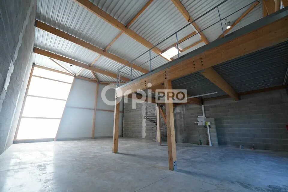 Light Industrial in Saint-Vulbas for sale Interior Photo- Image 1 of 8