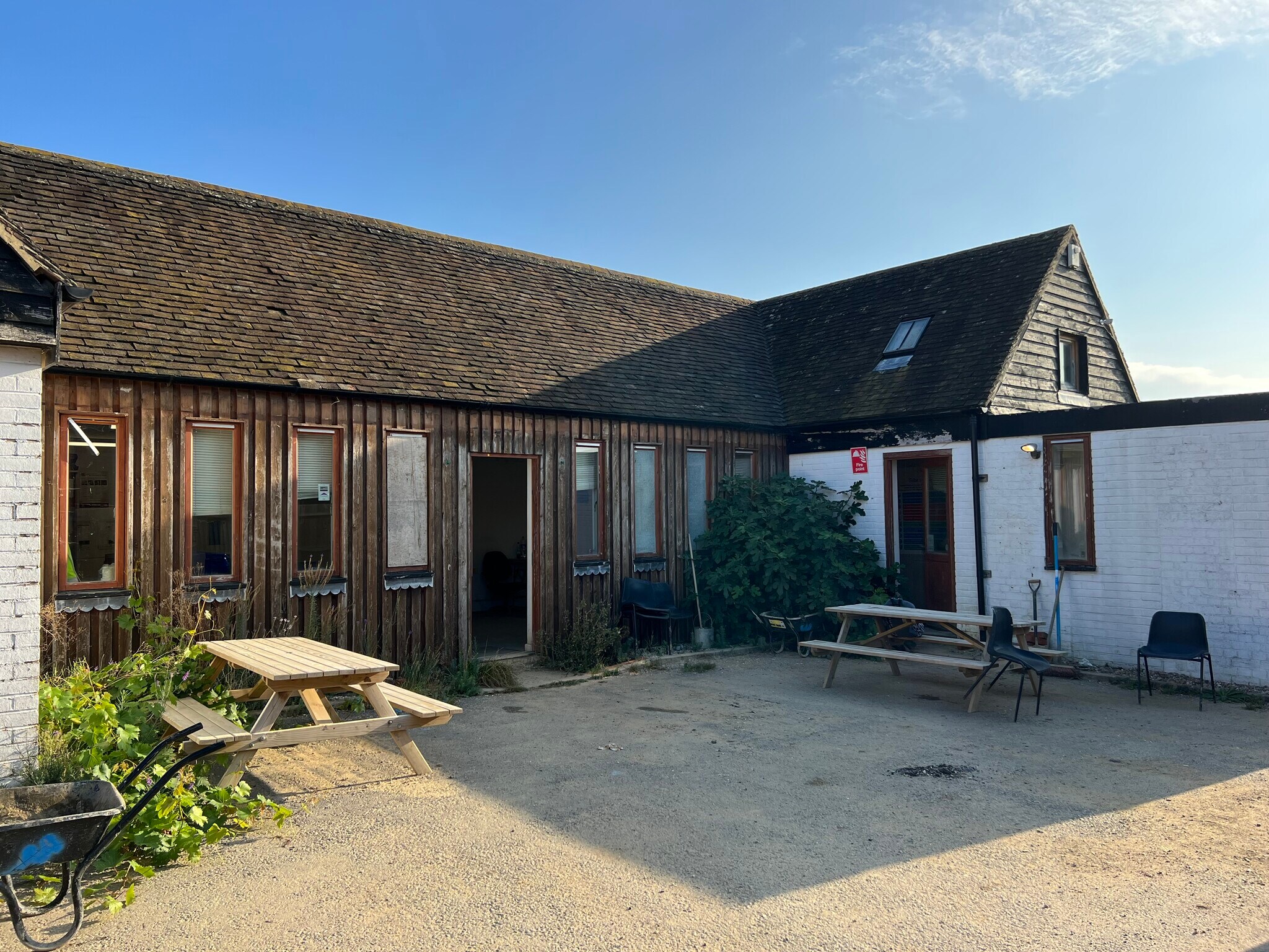 Lyons Rd, Slinfold for sale Primary Photo- Image 1 of 1