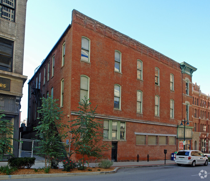 103-107 W 9th St, Kansas City, MO for rent - Building Photo - Image 2 of 4