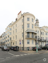 18 Marine Para, Brighton for rent Primary Photo- Image 1 of 8