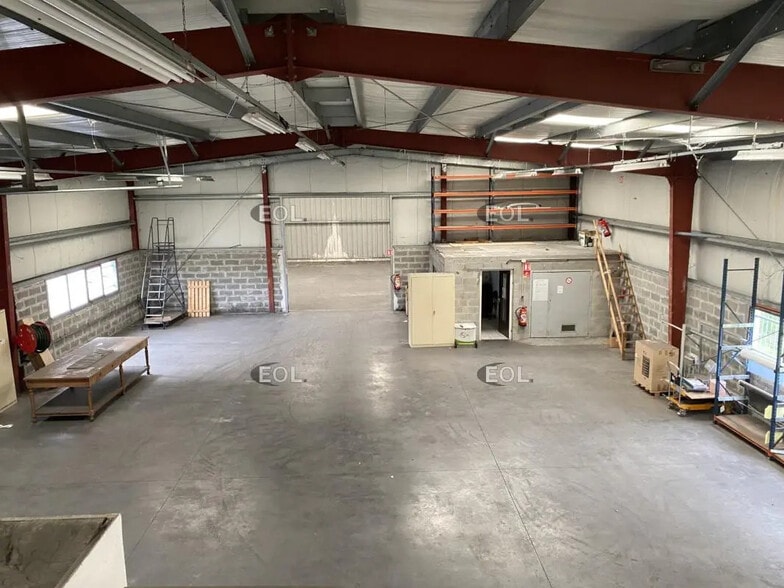 Light Industrial in Saint-Symphorien-d'Ozon for sale - Building Photo - Image 3 of 17