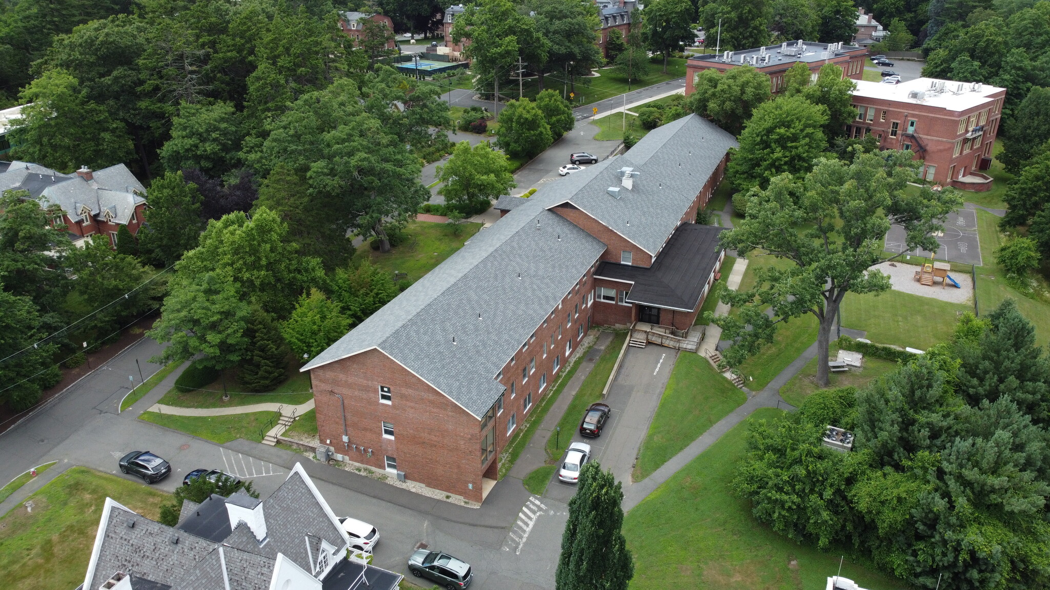 45 Round Hill Rd, Northampton, MA for sale Primary Photo- Image 1 of 40