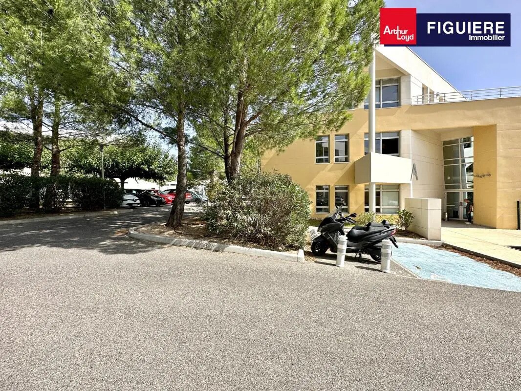 Office in Aix-en-Provence to rent Building Photo- Image 1 of 9