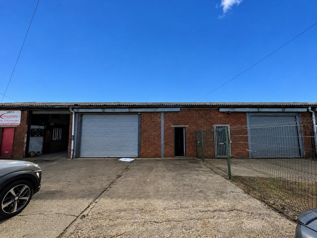 Commerce Way, Lawford to rent Building Photo- Image 1 of 8