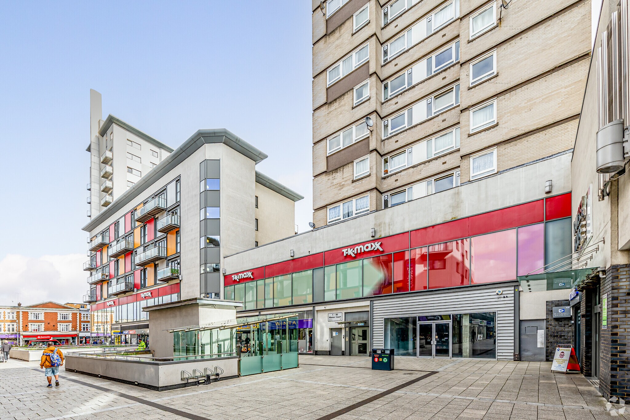 High Rd, Wembley for sale Primary Photo- Image 1 of 1