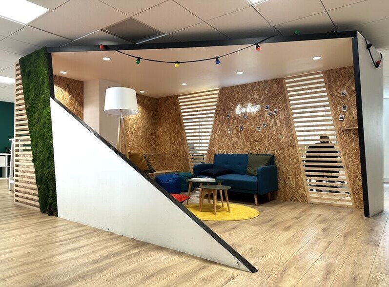 Office in Lyon to rent - Interior Photo - Image 2 of 10