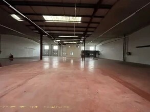 Light Industrial in Corbas to rent Interior Photo- Image 2 of 7