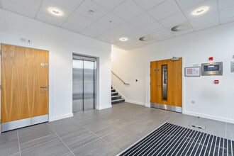 M21 Third Av, Milton Keynes to rent Interior Photo- Image 1 of 20