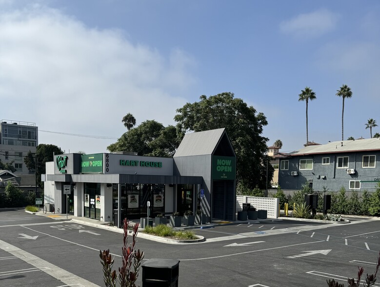 6800 W Sunset Blvd, Los Angeles, CA for rent - Building Photo - Image 1 of 6