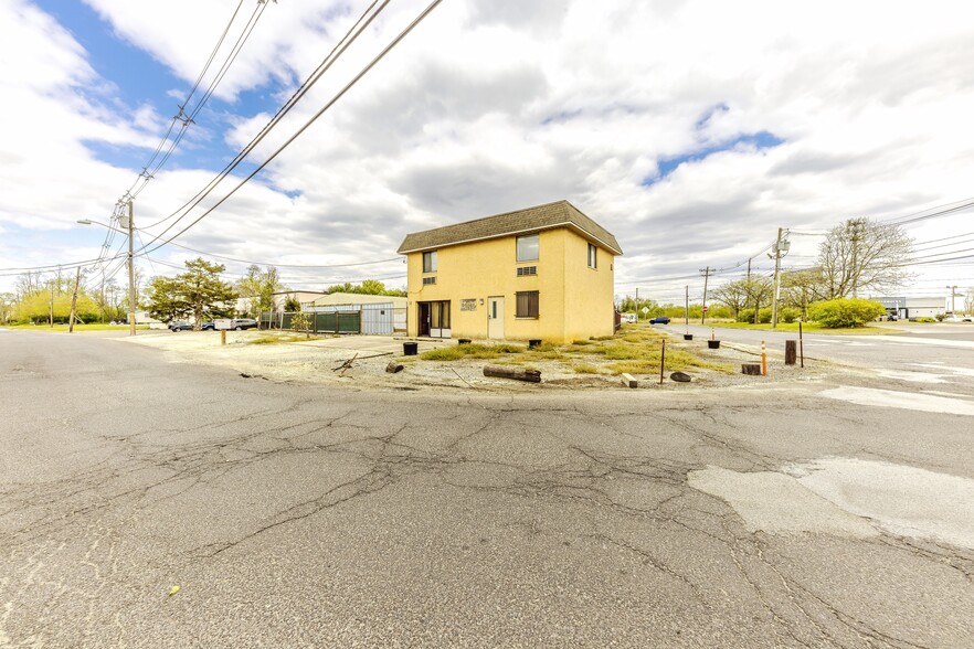 2 Superior Way, Deptford, NJ for sale - Primary Photo - Image 1 of 1