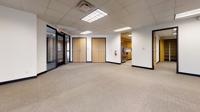 825 Victors Way, Ann Arbor, MI to rent Interior Photo- Image 2 of 4