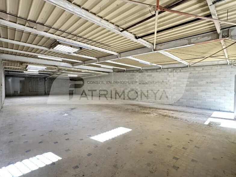Light Industrial in Aubagne for sale - Interior Photo - Image 2 of 9