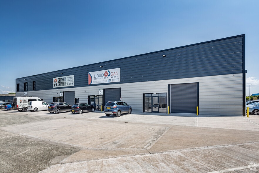 Dunnings Bridge Rd, Bootle to rent - Building Photo - Image 2 of 30