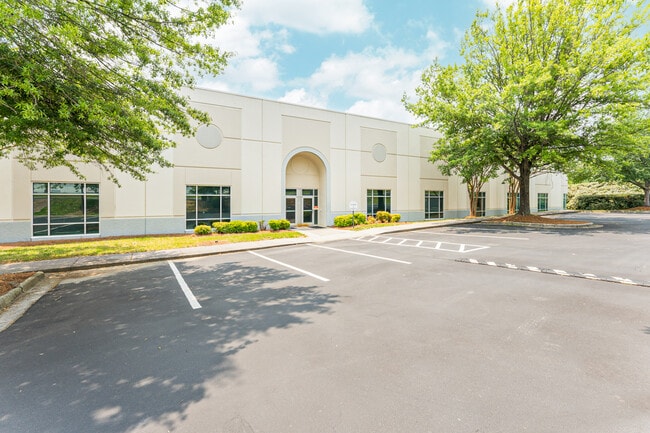 More details for 4336 Federal Dr, Greensboro, NC - Industrial to Rent