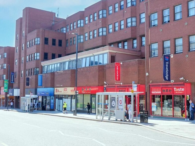 109-115 Vicar Ln, Leeds to rent - Building Photo - Image 2 of 7