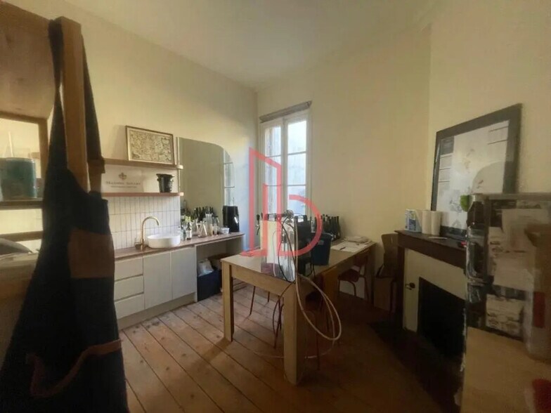 Office in Bordeaux to rent - Interior Photo - Image 2 of 3