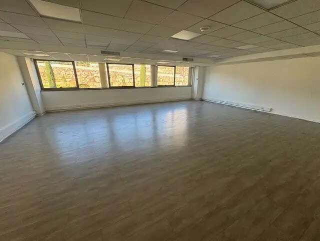 Office in Valbonne to rent - Building Photo - Image 3 of 6