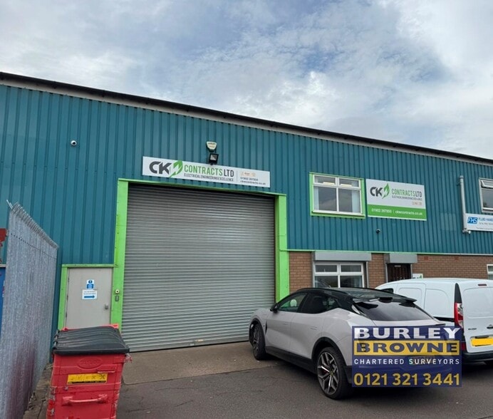 Aspley Close, Wolverhampton to rent - Building Photo - Image 2 of 3