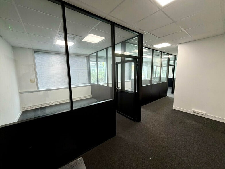 9 Allée Des Impressionnistes, Villepinte to rent - Interior Photo - Image 2 of 8