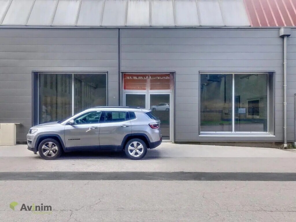 Location Commerce 200 m² - Photo 1