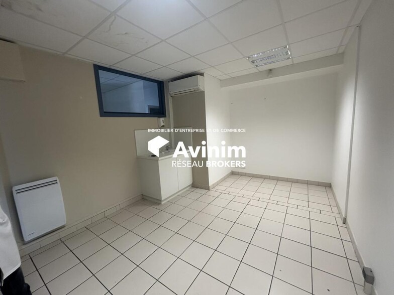 Light Industrial in Muret to rent - Interior Photo - Image 3 of 4