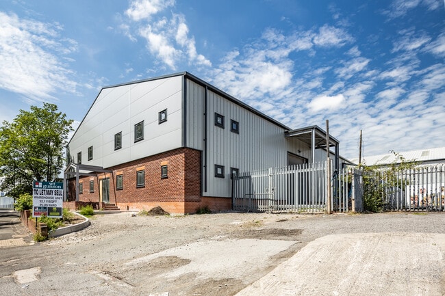 More details for 230-234 Briscoe Ln, Manchester - Industrial to Rent