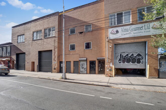 39-12-39-14 Crescent St, Long Island City, NY for rent Building Photo- Image 1 of 10