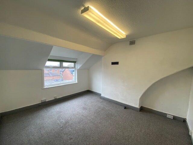 2 Railway Rd, Manchester to rent Interior Photo- Image 1 of 2