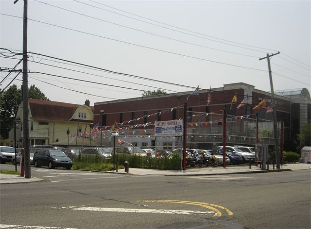 189-16 Hillside Ave, Jamaica, NY for sale - Primary Photo - Image 1 of 3