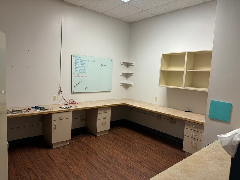 824 S Spring St, Little Rock, AR to rent - Interior Photo - Image 3 of 10