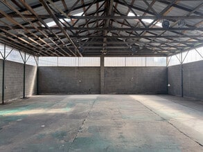 1101 Louisville Rd, Savannah, GA to rent Interior Photo- Image 2 of 4