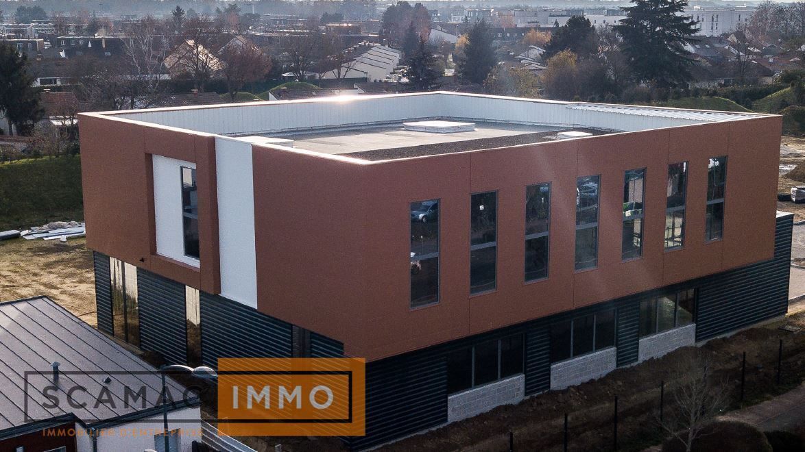 Light Industrial in Bondoufle for sale Building Photo- Image 1 of 8