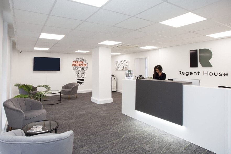 13-15 George St, Aylesbury to rent - Building Photo - Image 3 of 17