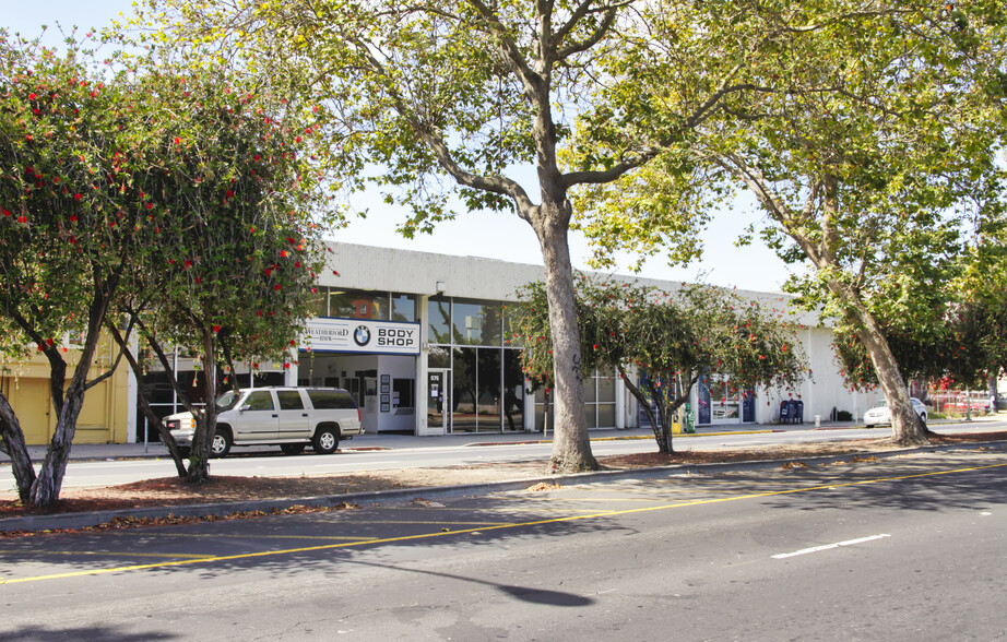 575-577 W Grand Ave, Oakland, CA for sale - Building Photo - Image 1 of 1