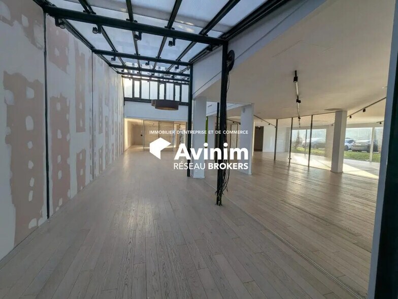 Retail in Vendenheim to rent - Interior Photo - Image 2 of 7